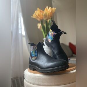 Used Blundstone Graffiti Special edition boots- Size 9